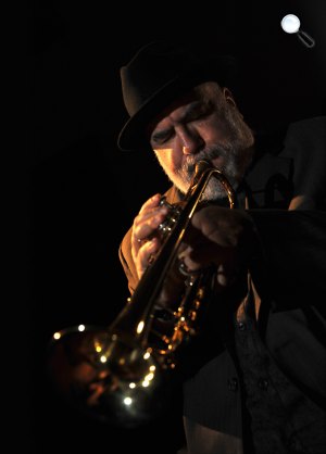 Randy Brecker jazztrombitás (Fotó:randybrecker.com)