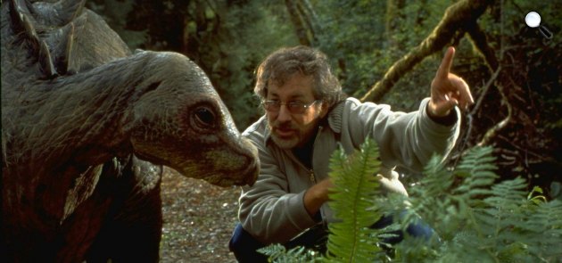 Steven Spielberg a Az elveszett világ: Jurassic Park forgatásán, 1997 (Fotó: listal.com)