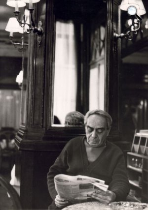 Zelk Zoltán (1906-1981) költő, publicista a Hungária Kávéházban (Fotó:PIM)