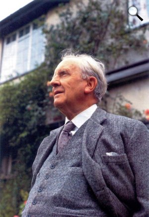 J.R.R. Tolkien (1892-1973) író, nyelvész  (Forrás: tolkien.co.uk)