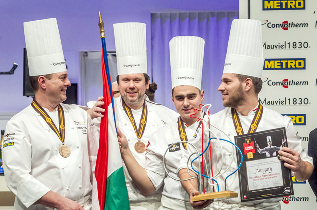 Bocuse d'Or 2017 -  Vomberg Frigyes coach, Hamvas Zoltán, a Magyar Bocuse d'Or Akadémia elnöke, Szabó Kevin commis és Széll Tamás séf (b-j) (MTI Fotó: Szigetváry Zsolt)
