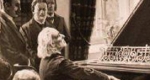 Liszt Ferenc zongorázik, 1882 (Fotó: Wikipédia)
