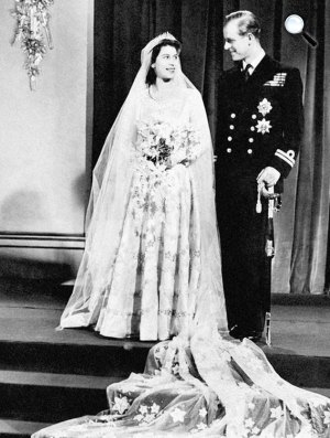 II. Erzsébet királynő és férje, Fülöp herceg, 1947 (Forrás: Royal.gov.uk)