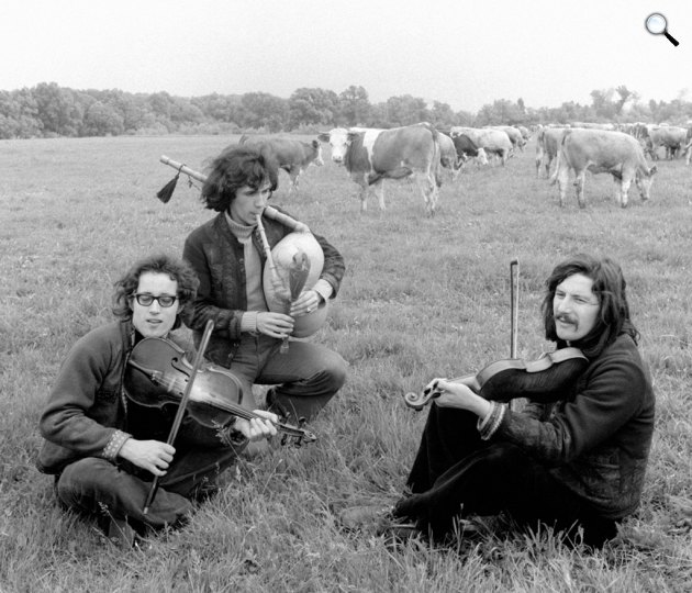 A Sebő együttes tagjai 1974-ben: Sebő Ferenc, Koltay Gergely és Halmos Béla (MTI Fotó: Danis Barna)