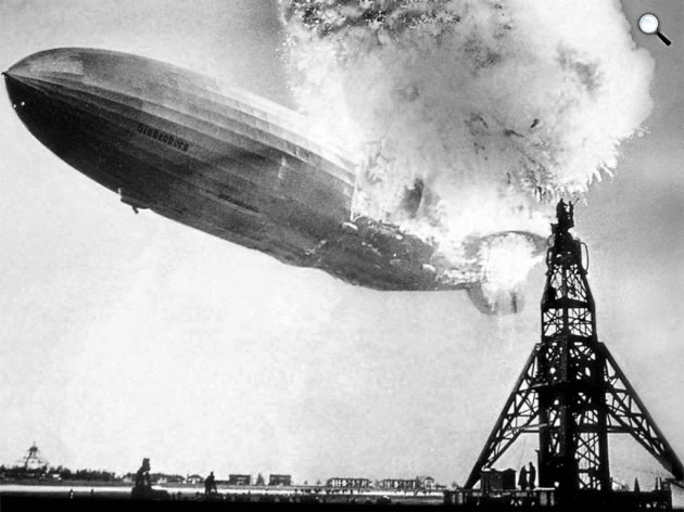A Hindenburg léghajó balesete, 1937. május 6. (Fotó: Wikipédia)