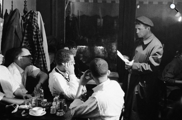 Jack Kerouac felolvas a Seven Arts Cafe-ban, New York, 1959