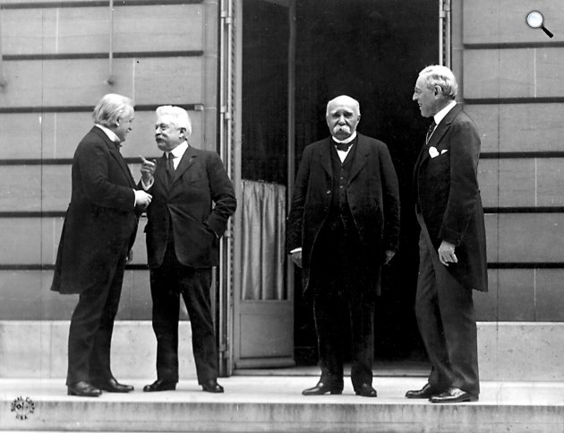 Lloyd George brit miniszterelnök, Vittorio Orlando olasz miniszterelnök, Georges Clemenceau francia miniszterelnök, Woodrow Wilson amerikai elnök, 1919. május 27., Versailles (Fotó: U.S. Signal Corps)
