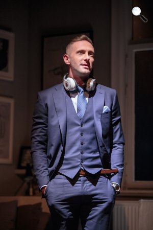 Simon Stephens: Távoli dal – Józan László, r.: Szabó István, Vígszínház, 2017 (Fotó: Dömölky Dániel)