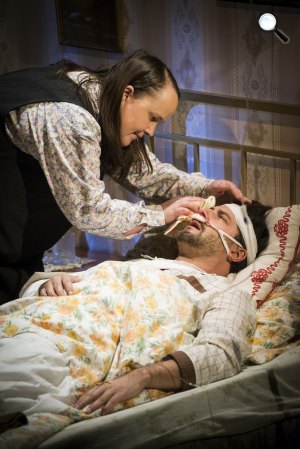 Stephen King: Tortúra - Balázs Andrea és Árpa Attila, Karinthy Színház, 2017 (Fotó: Karinthy Színház)