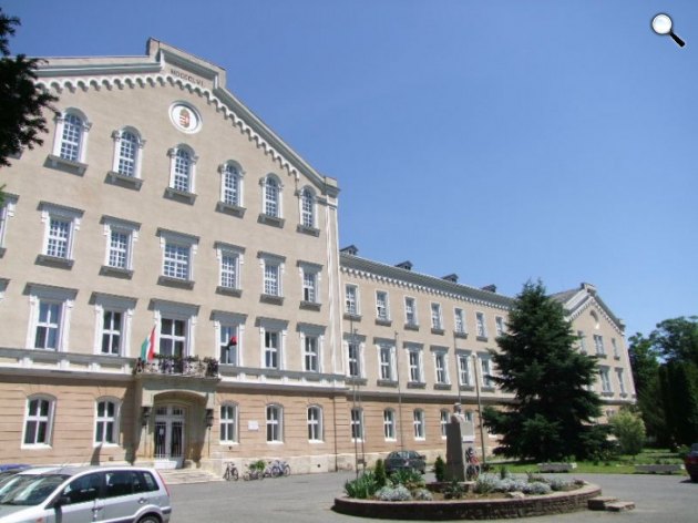 Dr. Nagy László EGYMI, az egykori Hunyadi Mátyás Alreáliskola, Kőszeg (Fotó: kepguru.hu)