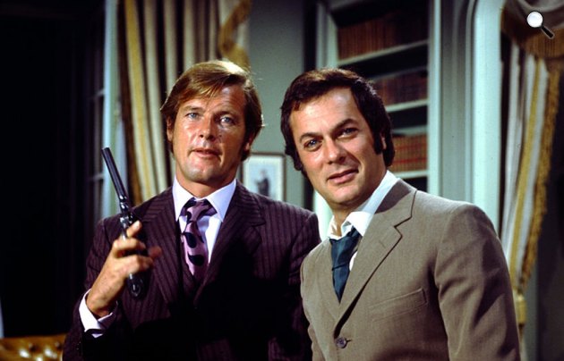Minden lében két kanál - Roger Moore és Tony Curtis, 1971 (Fotó: listal.com)