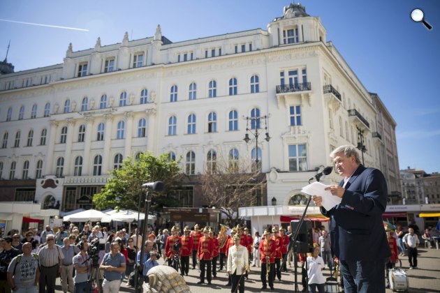 Závada Pál író megnyitja a 88. Ünnepi Könyvhét és 16. Gyermekkönyvnapokat, Budapest, 2017 (MTI Fotó: Mohai Balázs)
