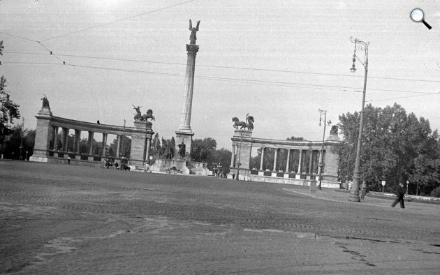 Zala György: Millenniumi emlékmű a későbbi Hősök terén, a hét vezér szoborcsoporttal, Budapest, 1935 (Fotó: Fortepan)