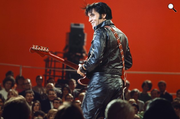 Elvis Presley (1935-1977) énkes, színész 1968 (Fotó: listal.com)