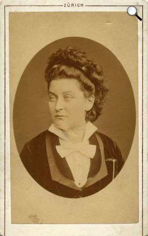 Szentgyörgyi gróf dr. Hugonnai Vilma (1847-1922), az első magyar orvosnő (Fotó: Nemzeti Múzeum)