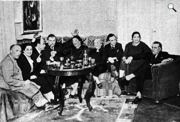 Székely koktél party Gyenge Anna tiszteletére Aba Novák Vilmoséknál, 1937 (Fotó: Színházi Élet / hargitanepe.eu)
