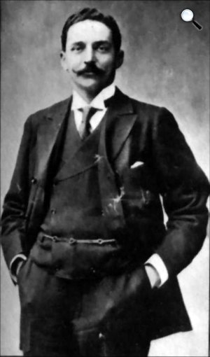 Joseph Bruce Ismay (1862-1937) üzletember, a brit White Star Line hajótársaság igazgatója, a Titanic „tulajdonosa\\