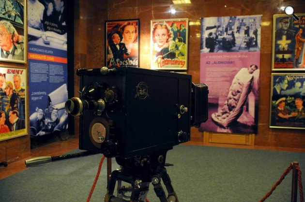 A magyar hangosfilm plakátjai c. kiállítás az Országos Széchényi Könyvtárban (Fotó: OSZK)