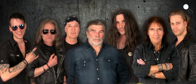 Mobilmánia rock együttes - Vikidál Gyula, Molnár Péter, Csintalan Márk, Kispál Balázs, Zeffer András, Kékesi László, Donászy Tibor (Fotó: mobilmania.hu)