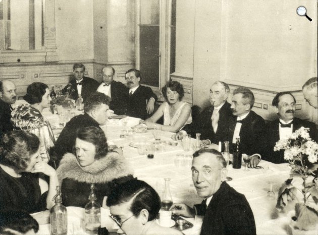 Nyugat-est a szegedi Tisza-szállóban, 1930 (Fotó: PIM)
