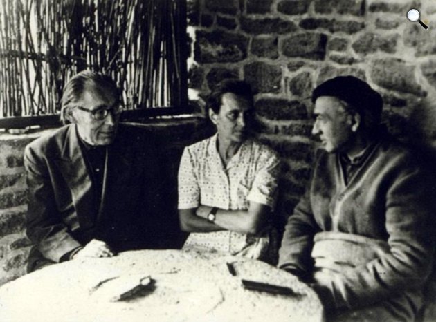 Szabó Lőrinc, Kozmutza Flóra és Illyés Gyula, 1957. szeptember, Tihanyban (Fotó: PIM)
