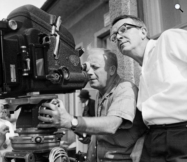 Illés György operatőr és Fábri Zoltán rendező az Utószezon című film forgatásán, 1966 (Fotó: Fortepan)