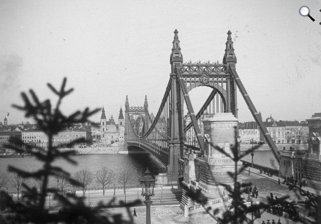 Erzsébet híd, szemben a pesti hídfőnél a Belvárosi templom, Budapest, 1904 (Fotó: Fotepan)