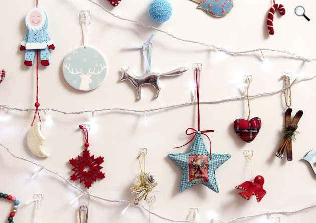 Karácsonyi faldíszítés, lakberendezés (Fotó: Person Communications)