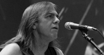 Malcolm Young (1953-2017) az AC/DC gitárosa (Fotó: listal.com)