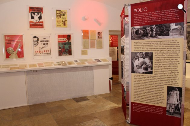 Szúrópróba – Tanúságok és tanulságok az oltások történetéből, MNM Semmelweis Orvostörténeti Múzeum időszaki kiállítása (Fotó: SOM)