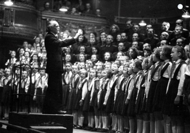 Kodály Zoltán (1882-1967) zeneszerző, zongoraművész, népzenekutató, 1954 (Fotó: Médiaklikk)