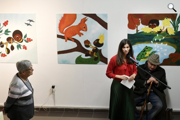 Marék Veronika mesekönyvíró, grafikus és  Szalay-Bobrovniczky Alexandra főpolgármester-helyettes a Budapest Projekt Galériában, 2017 (MTI Fotó: Koszticsák Szilárd)