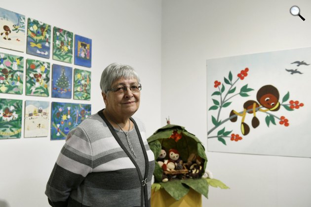 Marék Veronika mesekönyvíró, grafikus a 80. születésnapja alkalmából rendezett életmű- kiállításán a Budapest Projekt Galériában, 2017 (MTI Fotó: Koszticsák Szilárd)