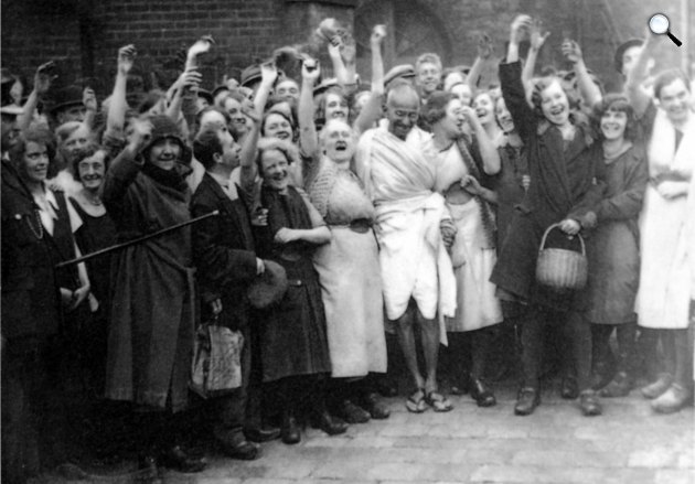 Mahátma Gandhi (1869-1948) indiai politikus, jogász Angliában, 1931 (Fotó: mkgandhi.org)