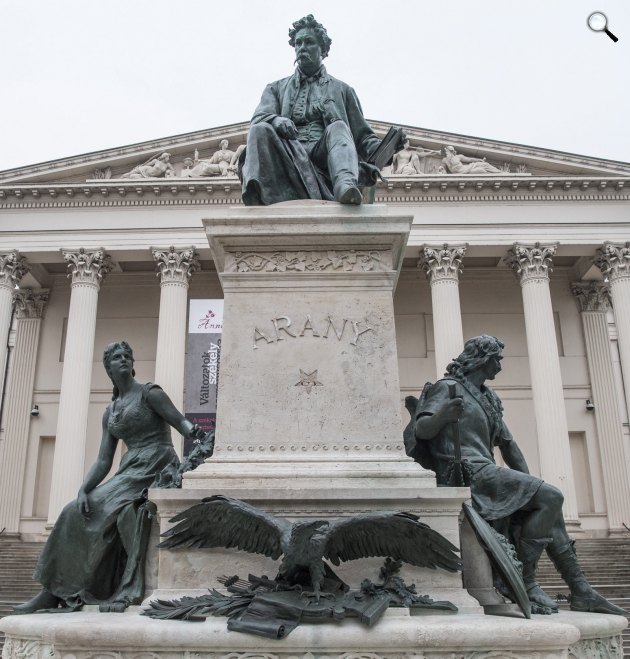 Stróbl Alajos (1893)  Arany János-szoborcsoportja a Múzeumkertben, Budapest, 2018 (MTI Fotó: Máthé Zoltán)