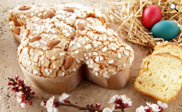 Olasz húvéti galamb formájú kalács, tojással (Fotó: Pixabay)