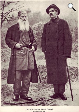 Lev Tolsztoj és Makszim Gorkij, Jasznaja Polnaja, 1900 (Fotó: Wikipédia)