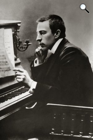 Szergej Rahmanyinov (1873-1943) zongoraművész, zeneszerző, 1900 körül(Fotó: Wikimédia)