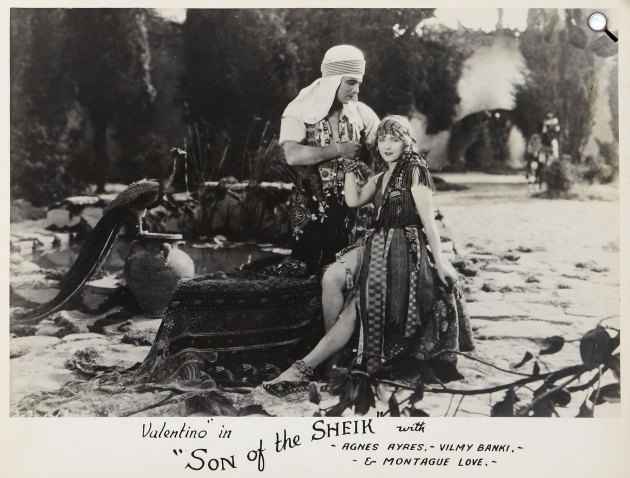A sejk fia - Rudolph Valentino és Bánky Vilma, 1926 (Fotó: listal.com)