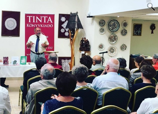 Maticsák Sándor a TINTA Könyvkiadó könyvbemutatóján (Fotó: Terjéki Tamás és Muszka Ágnes)