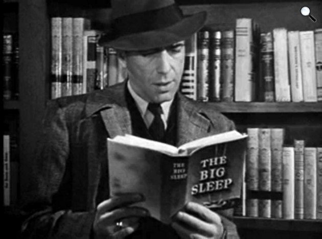 Humphrey Bogart színész Raymond Chandler Hosszú álom c. regényét olvassa (Fotó: Wikimédia)