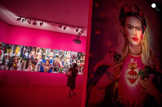 A Frida Kahlo műveiből rendezett, Remekművek a mexikóvárosi Museo Dolores Olmedóból című kiállítás a Magyar Nemzeti Galériában, 2018 (MTI Fotó: Balogh Zoltán)