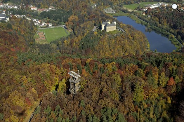 Írottkő természeti park kilátó és a Lékai vár, Ausztria (Fotós: (c) ARGE Burgenländische Naturparke)