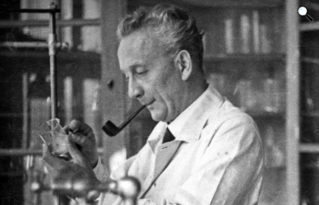 Szent-Györgyi Albert (1893-1986) Nobel-díjas és Kossuth-díjas orvos, biokémikus (Fotó: OSZK)
