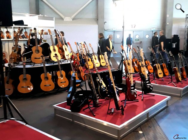 13. Budapest Music Expo - Gitárbemutató, 2018 (Fotó: Kibelbeck Mara / cultura.hu)