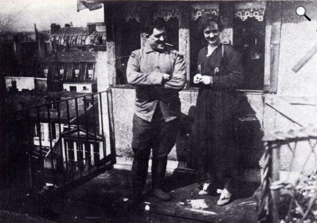 Guillaume Apollinaire és felesége, Jacqueline Apollinaire otthonuk teraszán, Párizs 1918 (Fotó: Wikimédia)
