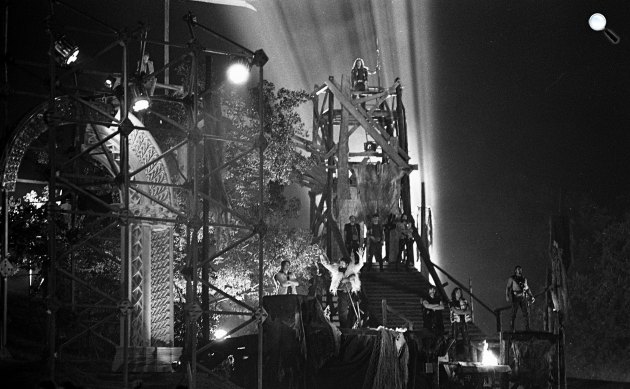 István a király - Királydomb. Szörényi Levente - Bródy János: István, a király című rockopera bemutatója és filmfelvétele 1983. augusztus 18-án, rendező Koltai Gábor. Középen Torda szerepében Deák Bill Gyula, 1983 (Fotó: Fortepan)