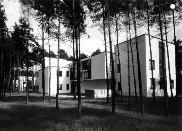 Mesterek háza, Kandinszkij és Klee Bauahaus háza, építész: Walter Gropius, 1926 (Fotó: Lucia Moholy/Berlin Bauhaus-archiv)