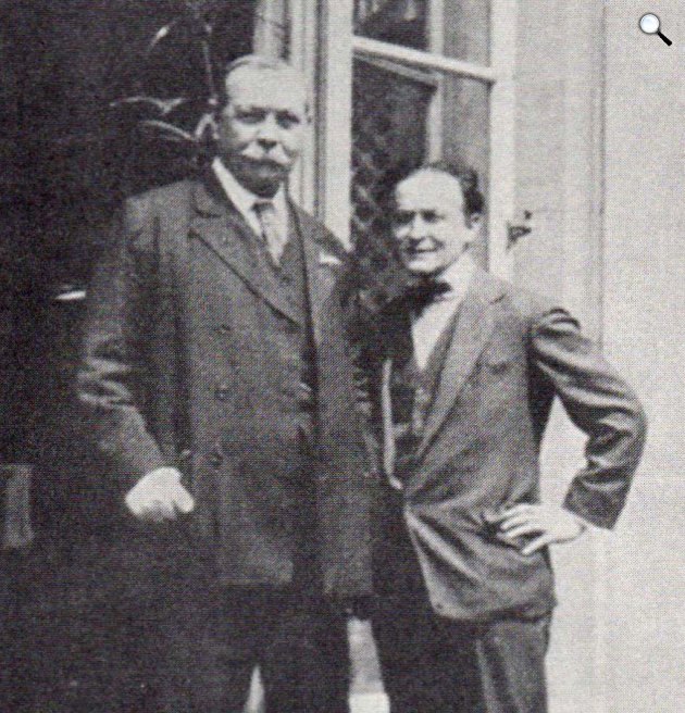 Sir Arthur Conan Doyle író és Harry Houdini szabadulóművész (Fotó: sirconandoyle.com)