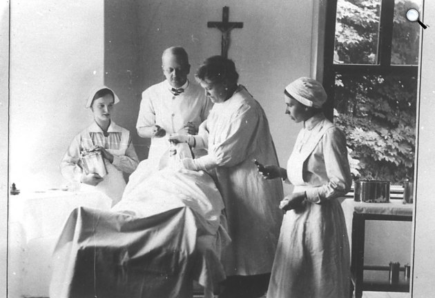 Dr. Batthyány-Strattmann László kórházában felesége segítségével gyógyított, Köpcsény (Fotó: dunaszerdahelyi.sk)